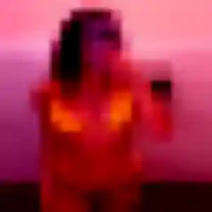 Paloma, 23 ans, cherche un rencontre adulte à Allonnes
