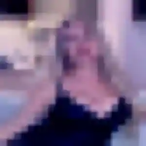 Coralie, 24 ans, en ligne à Gennes-Val-de-Loire pour une rencontre coquine