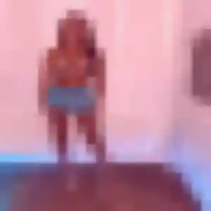 Sexy Karine, 29 ans à Guérande - voir sa photo