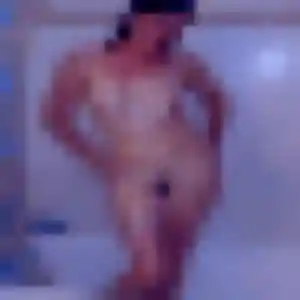 Lisa, 45 ans, en ligne à Guingamp pour un rencontre adulte