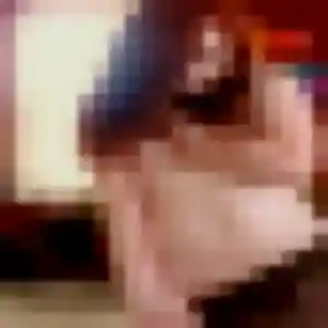 Siham, 23 ans, en ligne à Le Folgoët pour un rencontre adulte