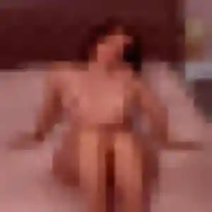 Photo de Nolwenn à Plaintel (21 ans) - rencontre adulte sans inscription