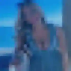 Charmante Alix, 30 ans à Plestin-les-Grèves - voir sa photo
