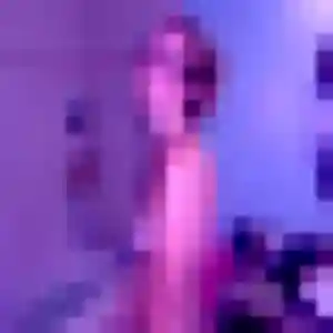 Dana (23 ans) à Questembert propose un rencontre adulte aujourd'hui