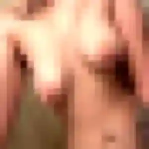Elsa (21 ans) à Saint-André-des-Eaux cherche un rencontre adulte maintenant